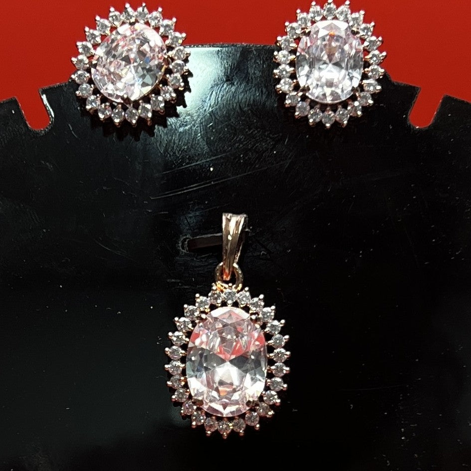Elegant Oval-Cut Crystal Pendant & Stud Earrings Set – Halo Design with Sparkling Zircon Accents