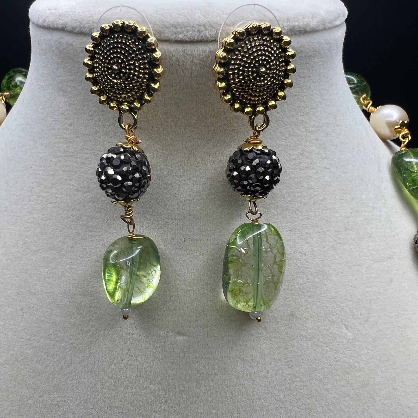 Light Green Crackle Glass & Pearl Beaded Necklace Set with Statement Earrings
