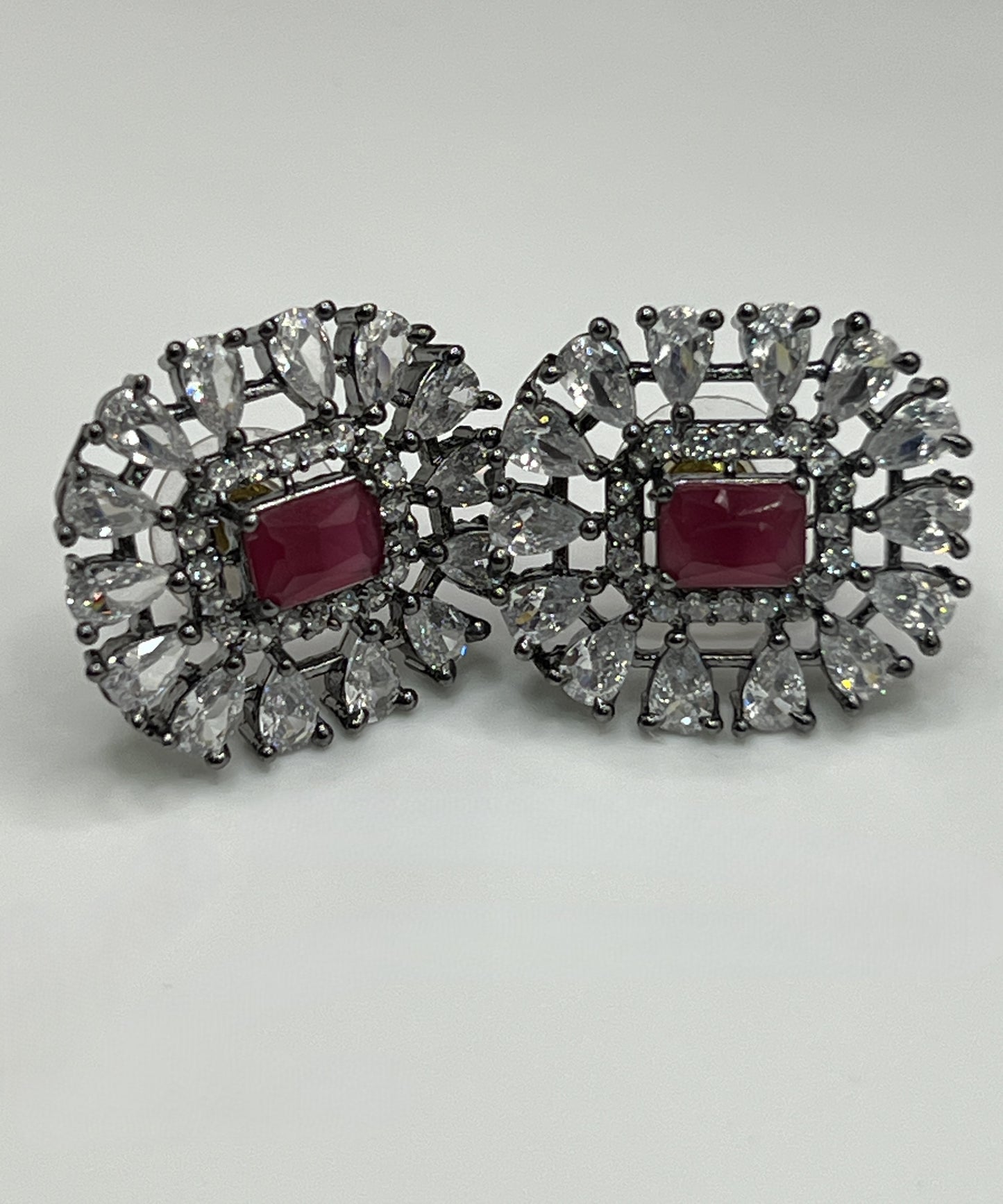 New-Red Chocker Necklace Set with diamond kundan based pendant and earrings