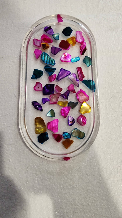 Handmade Resin Trinket Tray with Colorful Crushed Shell Chips – Oval Jewelry Holder, Boho Desk Decor, Unique Gift