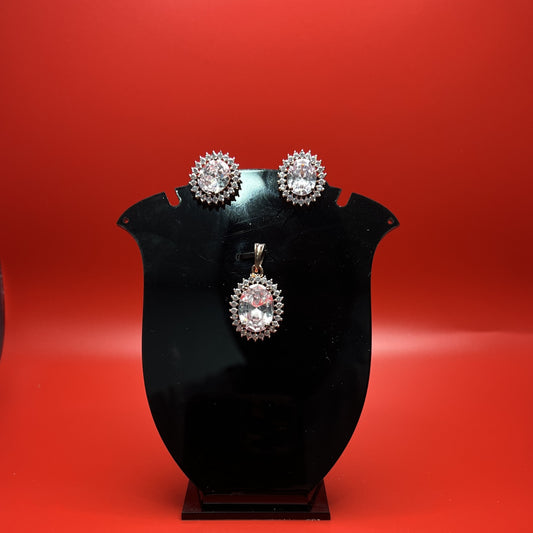 Elegant Oval-Cut Crystal Pendant & Stud Earrings Set – Halo Design with Sparkling Zircon Accents