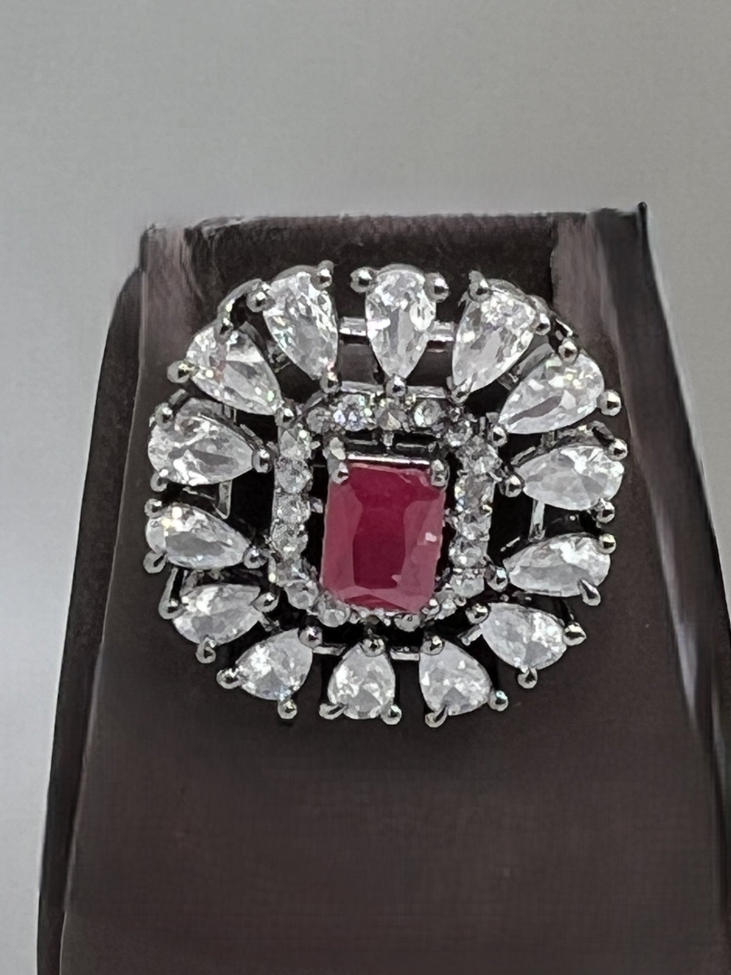 New-Red Chocker Necklace Set with diamond kundan  based pendant and earrings