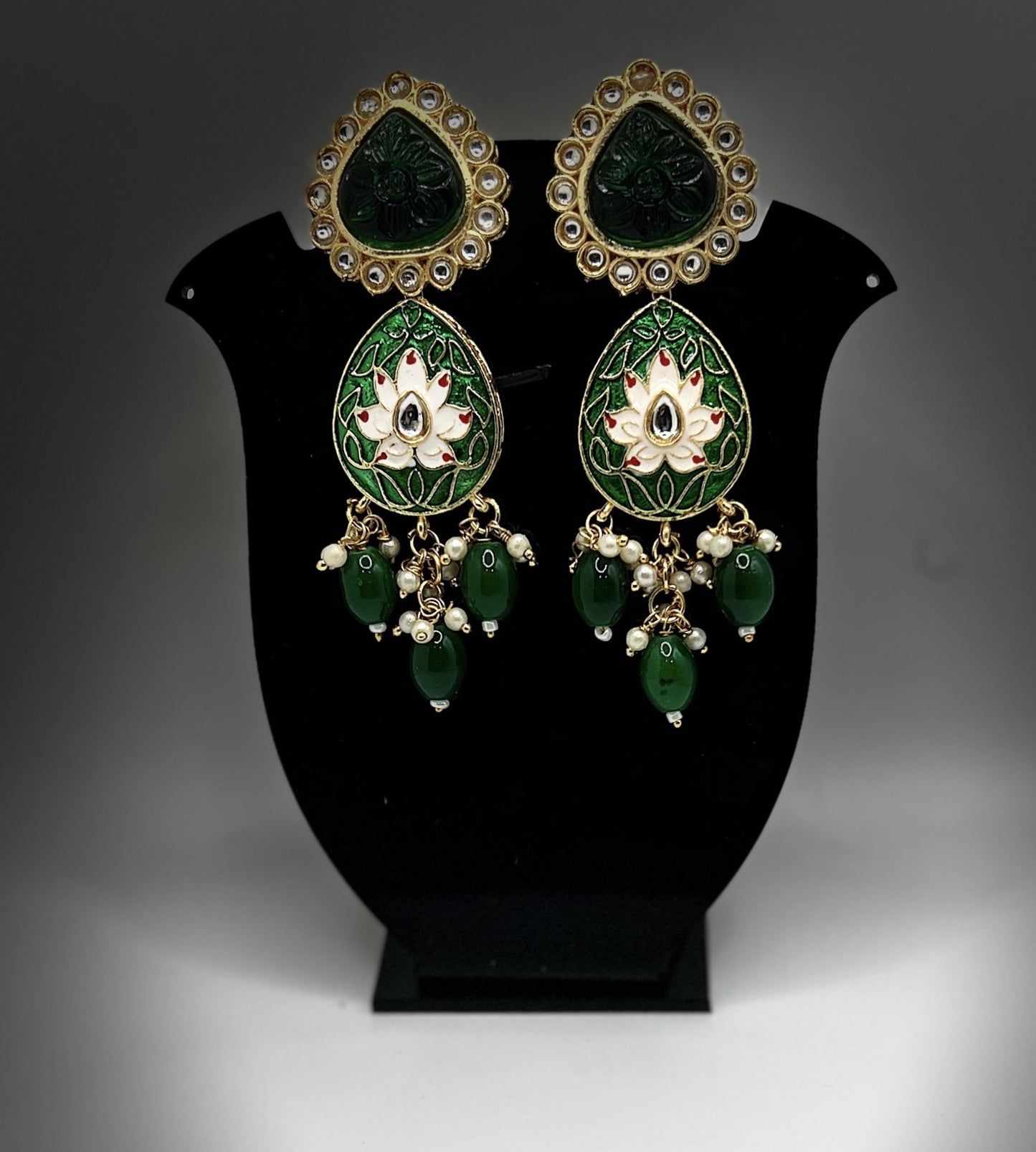 Beautiful Necklace with Green Stones and kundan ,chain with green and white stones