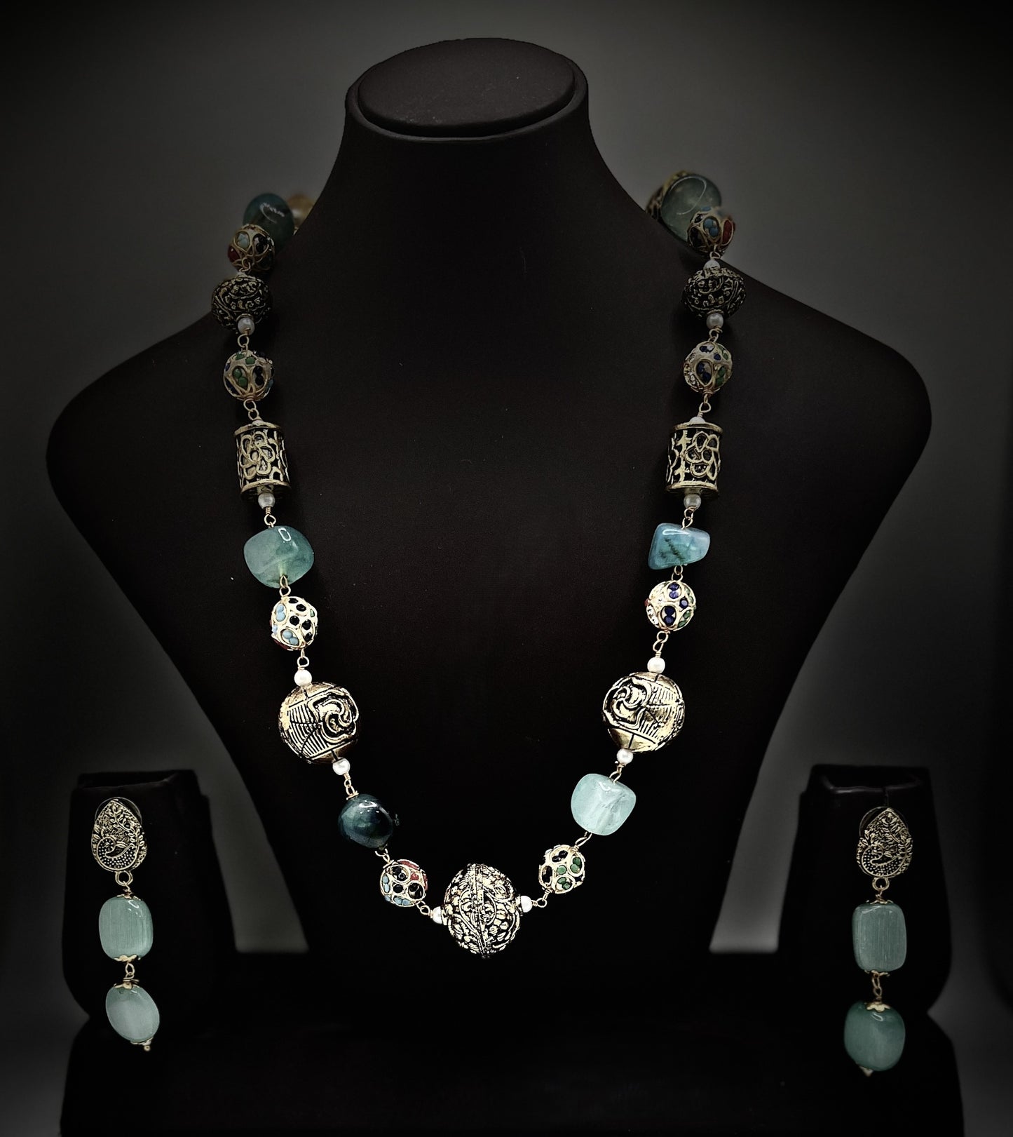 Turquoise Tapestry: Artisanal Beaded Necklace and Earrings Set