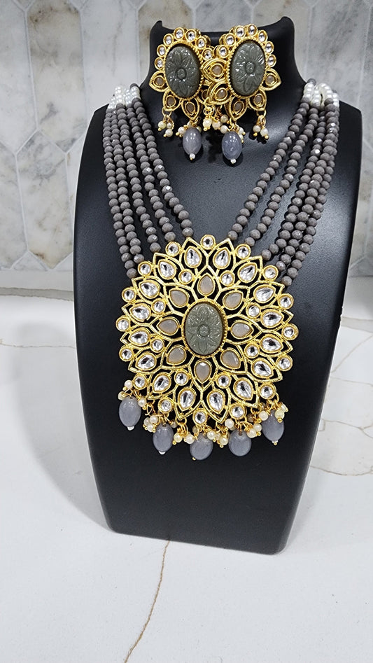 Beautiful Gray Indian Kundan Necklace with large pendant