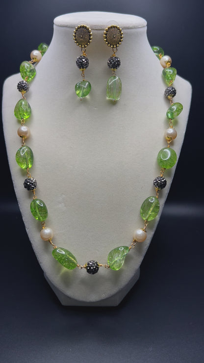 Light Green Crackle Glass & Pearl Beaded Necklace Set with Statement Earrings